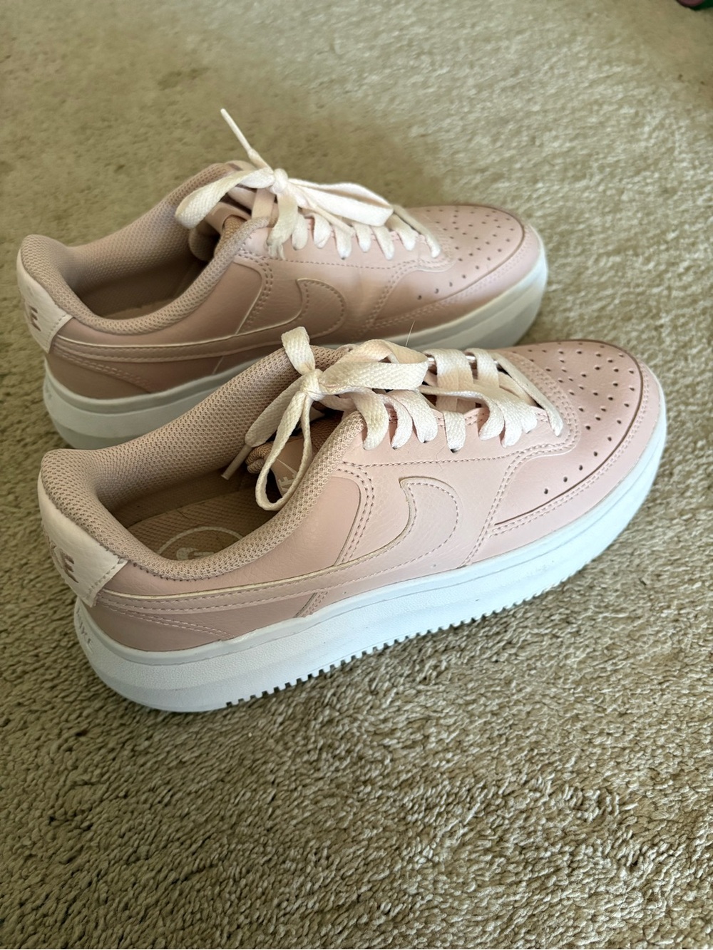 Nike Women’s Platform Sneakers in Pale Pink and White - Picture 2 of 2